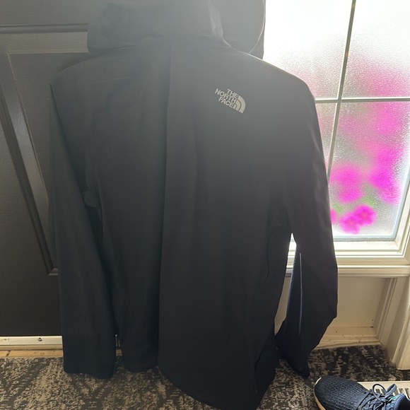 North face wind breaker- M MENS - Picture 3 of 3